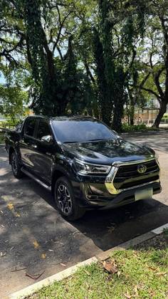 TOYOTA HILUX 2.8 D-4D TURBO DIESEL CD SRX 4X4 AUTOMÁTICO
